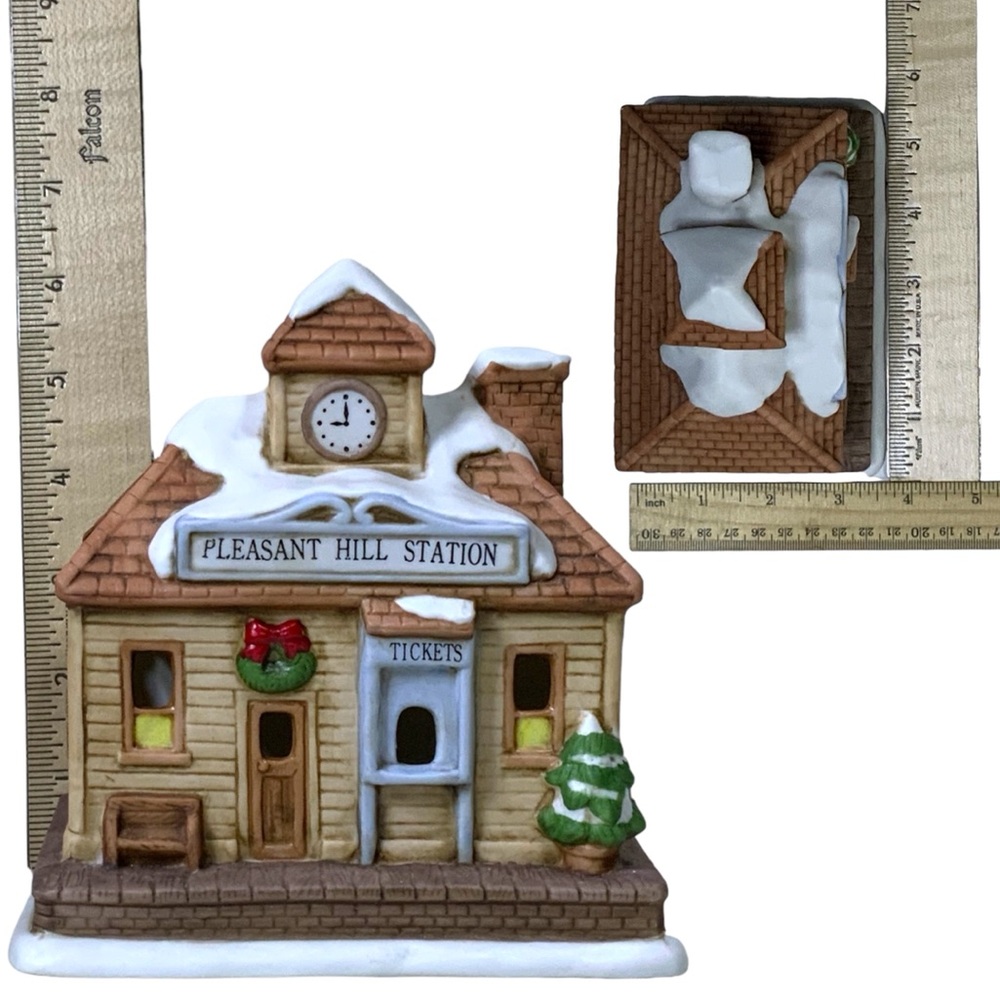 Vintage Christmas Village Pleasant Hill Train Station Translucent Light Up House - Picture 3 of 16